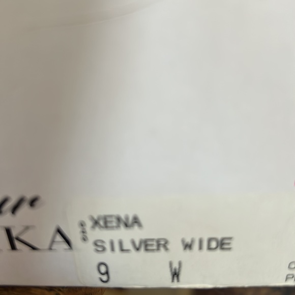 🎉❤️HP❤️🎉NWOT Badgley Mischka American Glamour Shoes - Picture 7 of 7